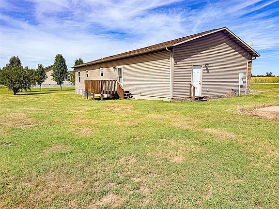 5th image of 47 Old Carpenter Ln