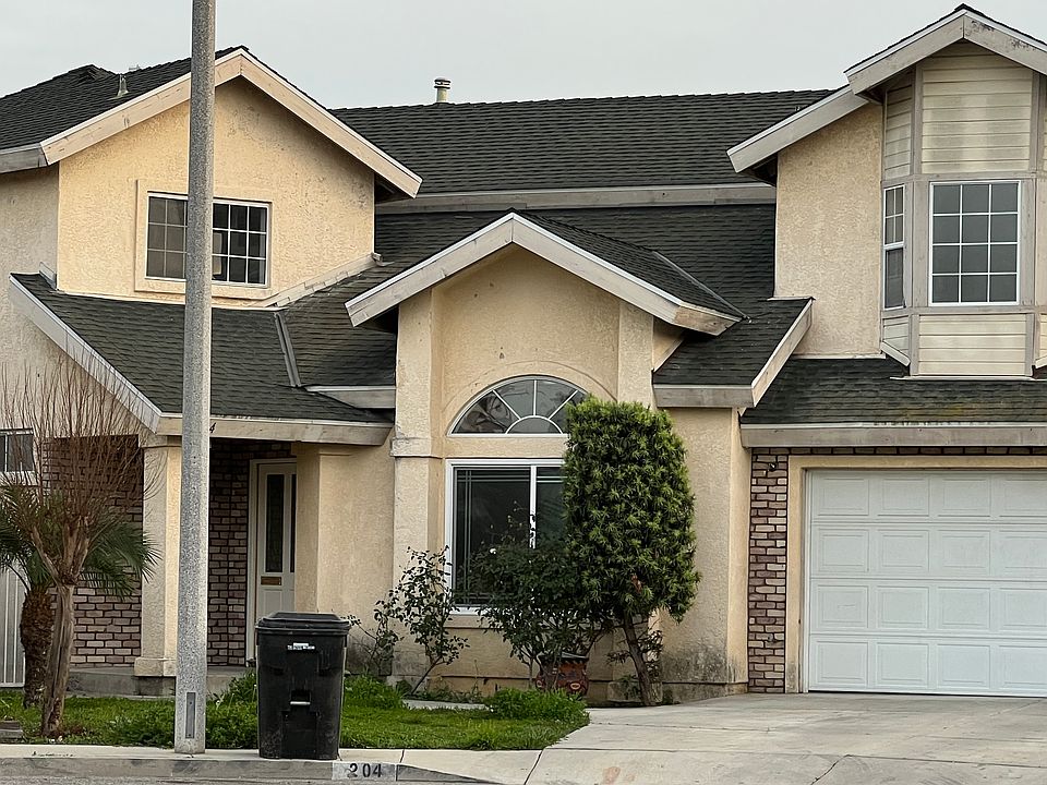 1st image of 204 N Woodland Ct