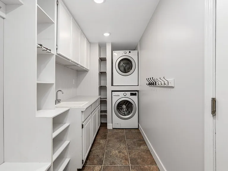 9025 Muirland Dr — Photo 5