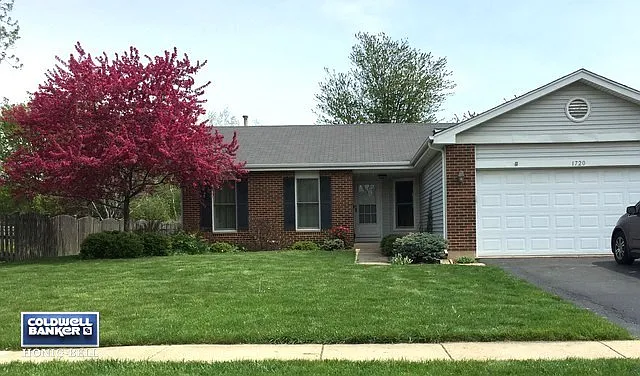 1720 Thorneapple Ln photo 1
