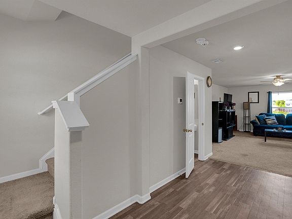 4th image of 1150 Mission Grass Rd