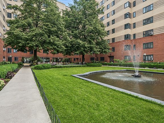3rd image of 5052 N Marine Dr APT D3