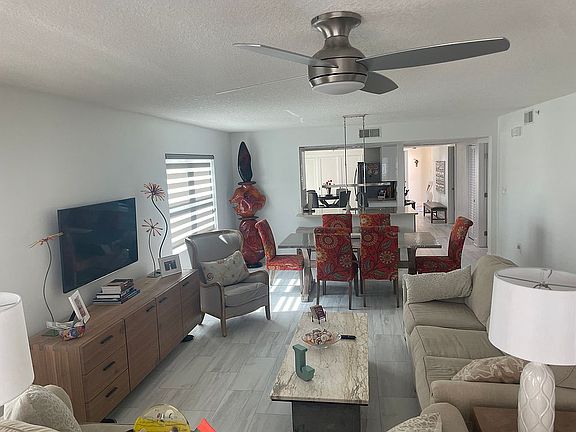 4th image of 605 Shorewood Dr Unit 309