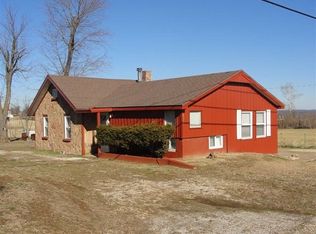 809 E Locust St, Stockton, MO 65785