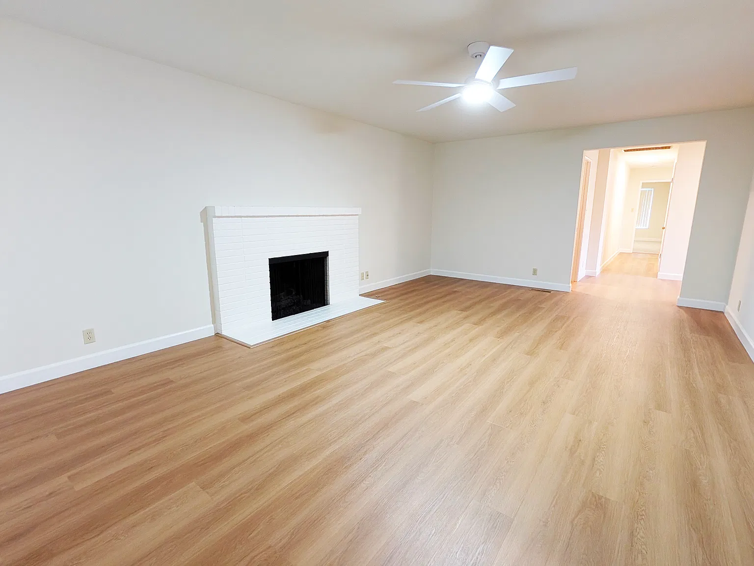 3 bed, 1400 sqft, $4,700 — Photo 4