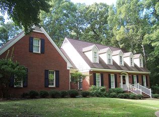 28 Greenleaf Ln, Columbus, MS 39705