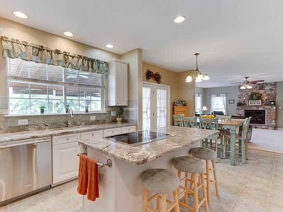 5th image of 8632 Airwick Ln