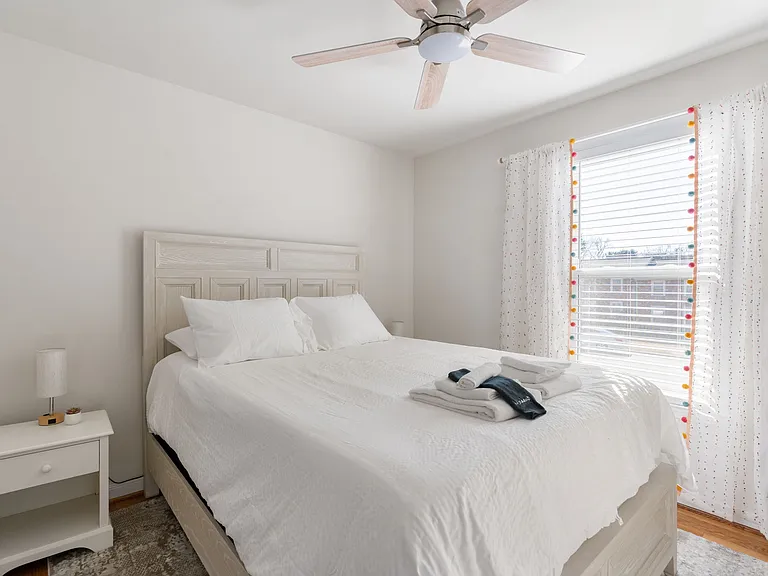 8702 Claymont Dr — Photo 11