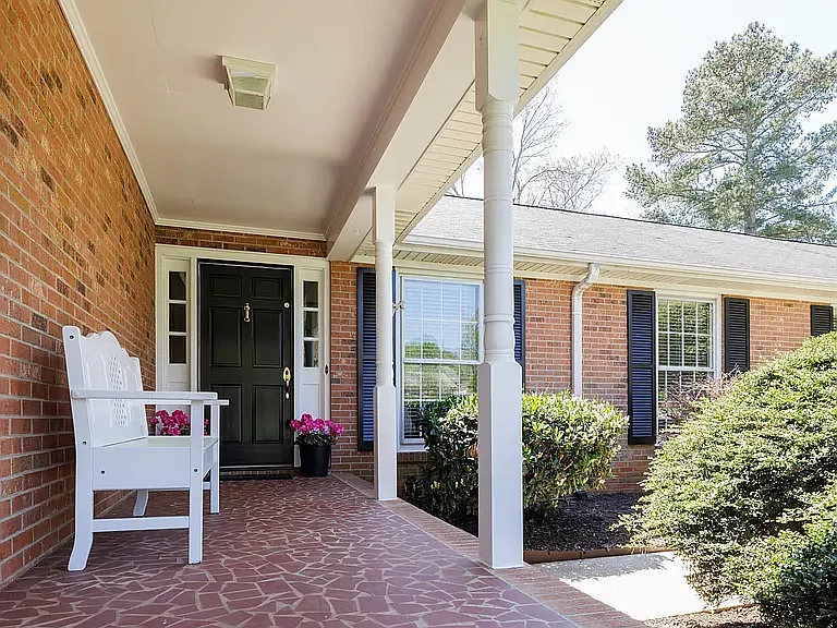 512 Devenger Rd — Photo 4