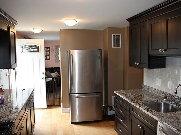 3rd image of 300 Essex St