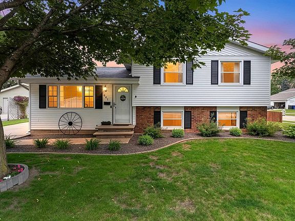 2nd image of 661 Fern St