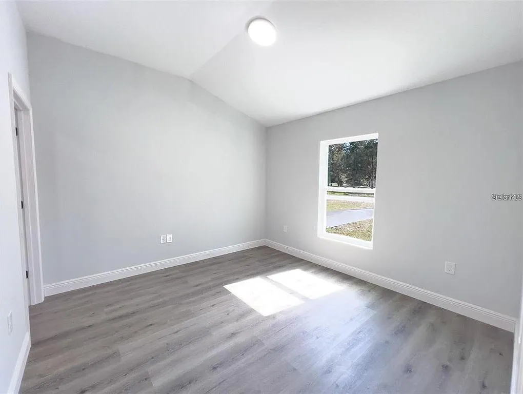 3 bed, 2.0 bath, 1011 sqft, $1,697 — Photo 4