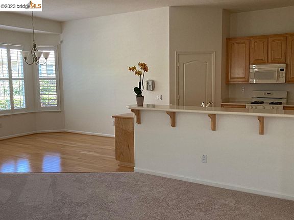 3rd image of 395 Earlham Way