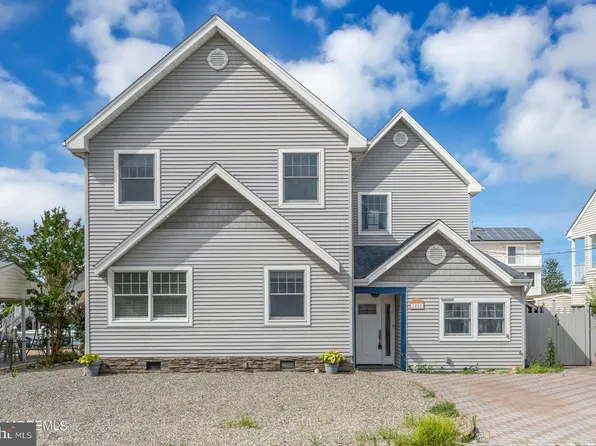 1005 Mauna Loa Dr, Forked River, NJ 08731