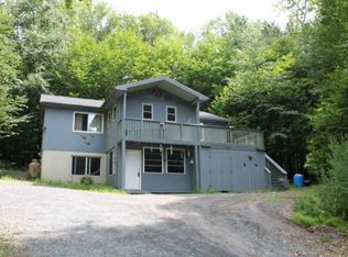 242 Lake Rd, Lake Ariel, PA 18436