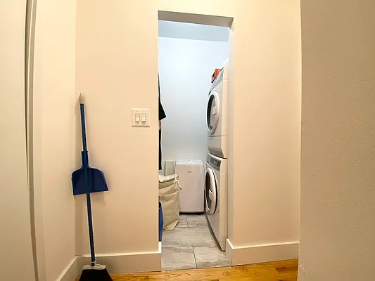 Rented by EastMount Realty LLC | media 16