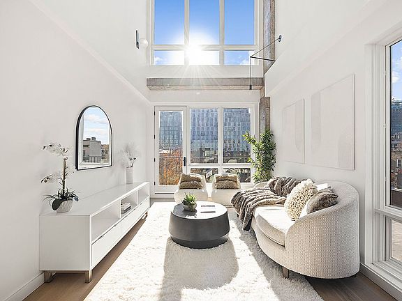 2nd image of 1118 Fulton St #6R