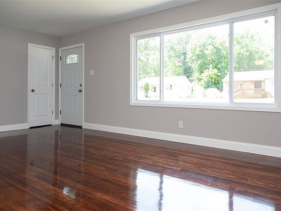 2nd image of 940 Highmont Dr