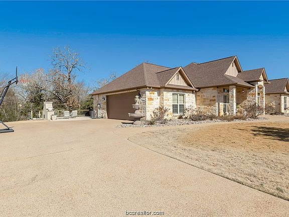 3rd image of 4699 River Garden Ct