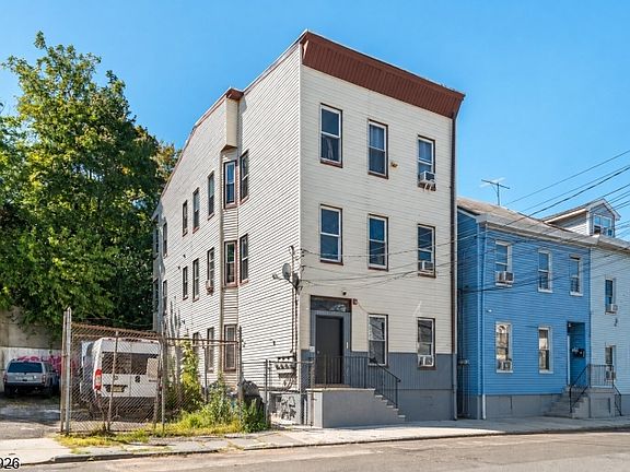 2nd image of 144 Spring St