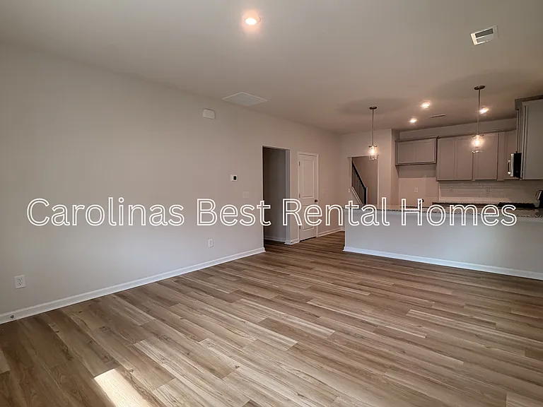 449 Lady Liberty Way — Photo 4