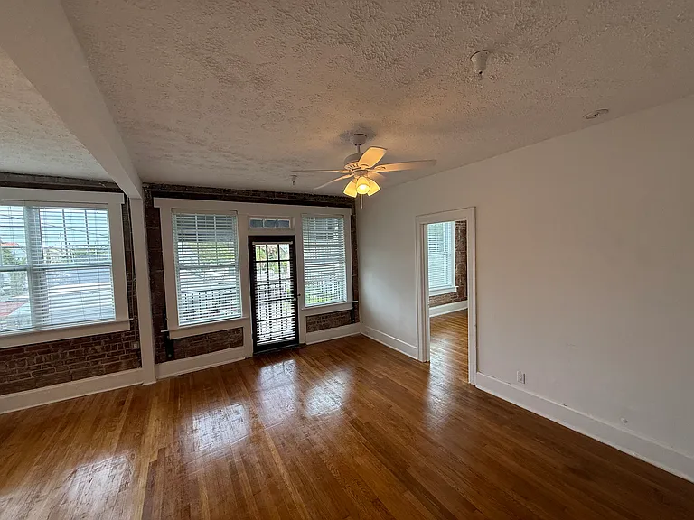 809 W Platt St #7 — Photo 4