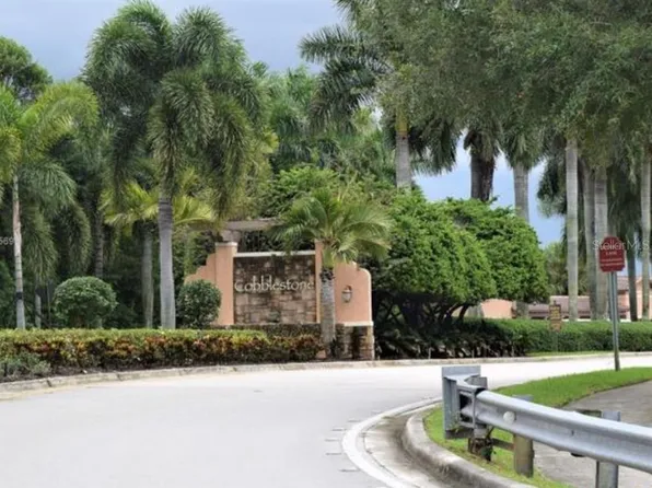 14612 SW 11th St, Pembroke Pines, FL 33027