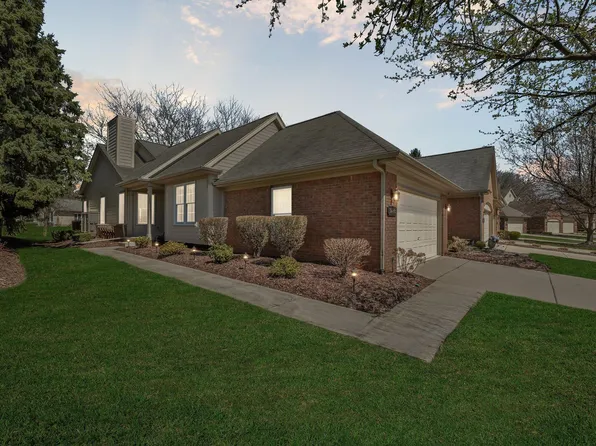39788 Village Run Dr, Northville, MI 48168
