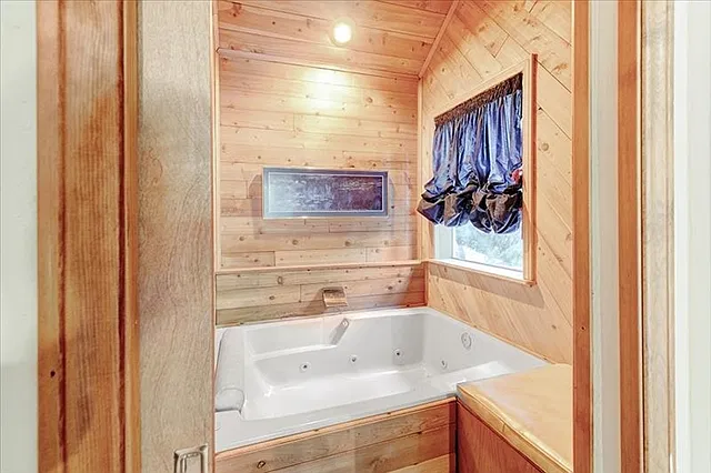 3 bed, 1796 sqft, $3,000 — Photo 4