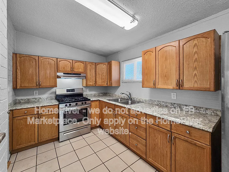 6019 N 32nd Dr — Photo 7