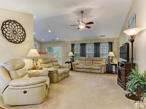 4th image of 2906 Barksdale Dr