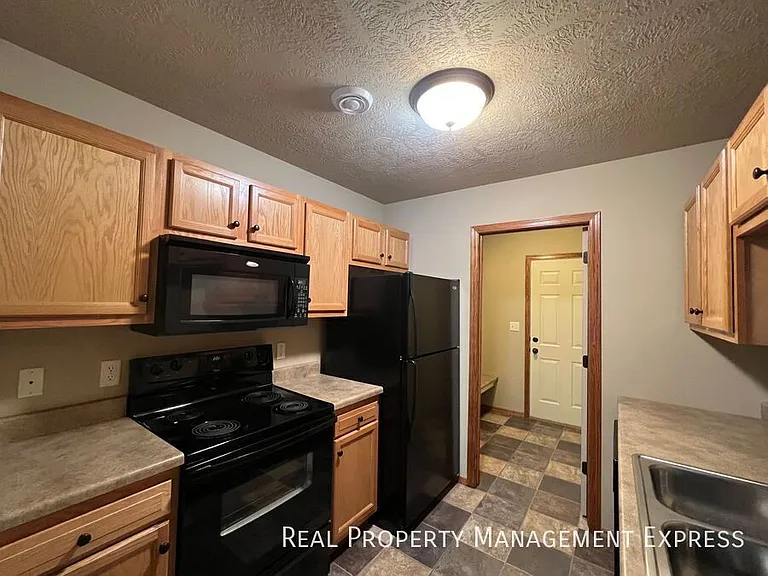 3604 W 93rd St #3 — Photo 2