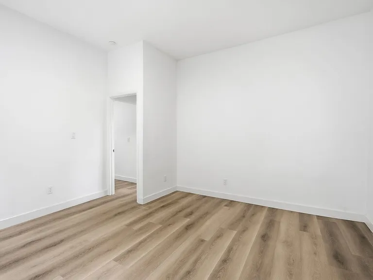 568 Hale Ave — Photo 20