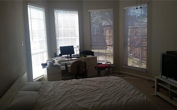 3rd image of 2501 Birchwood Dr