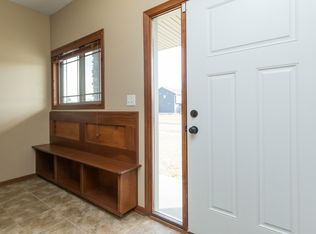 408 9th St SE, Bondurant, IA 50035