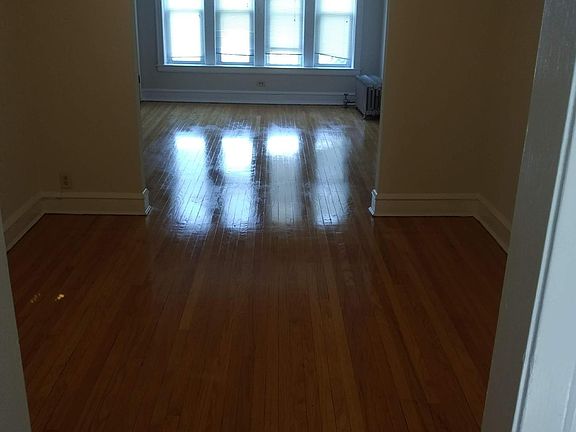 2nd image of 1028 S Oak Park Ave #3E