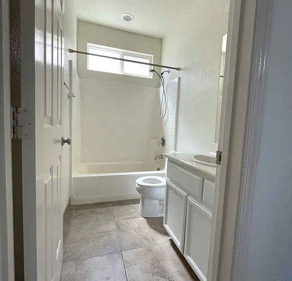 1426 Bello Dr — Photo 9