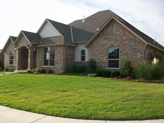 Home for Sale in Yukon, Oklahoma $379,900