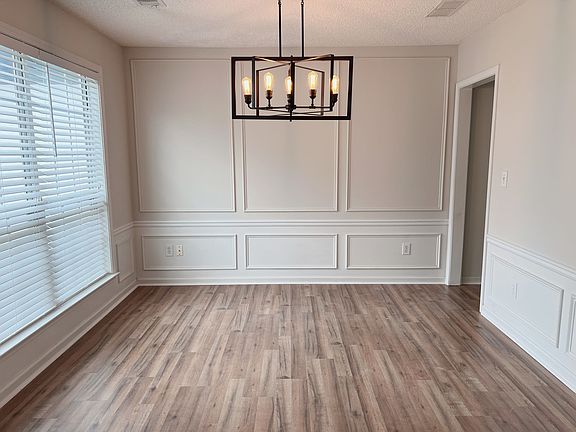 4th image of 3453 Chastain Glen Ln NE