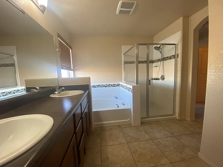 1620 Biscayne Dr — Photo 10