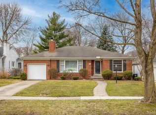 341 Ridgemont Rd, Grosse Pointe Farms, MI 48236