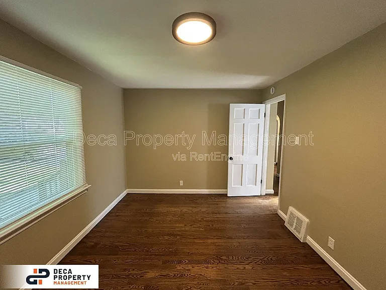 7749 Utica Dr — Photo 8