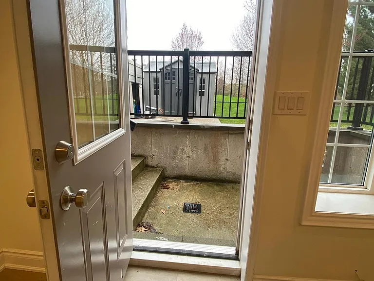 137 Spring Azure Cres #BASEMENT — Photo 7