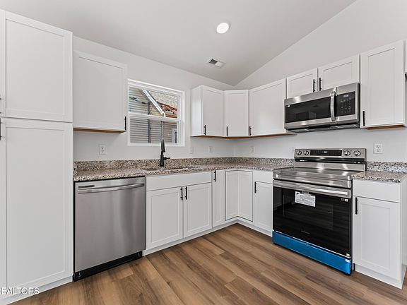3rd image of 1225 Connecticut Ave