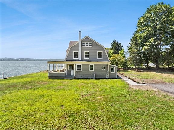 3rd image of 1366 Gardners Neck Rd