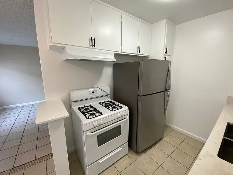 1019 Stanley Ave #1029 — Photo 31