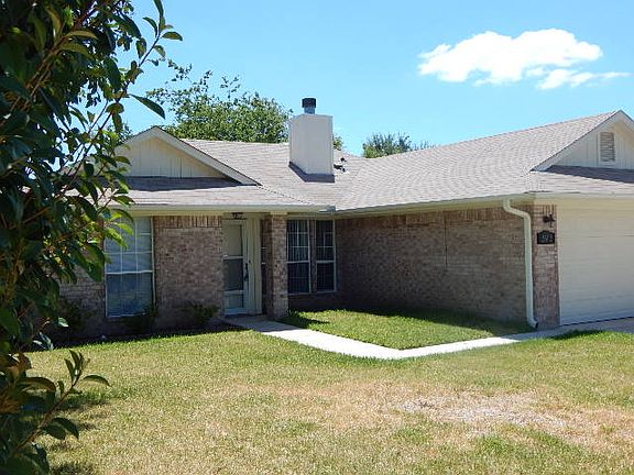 2nd image of 2605 Remington Dr