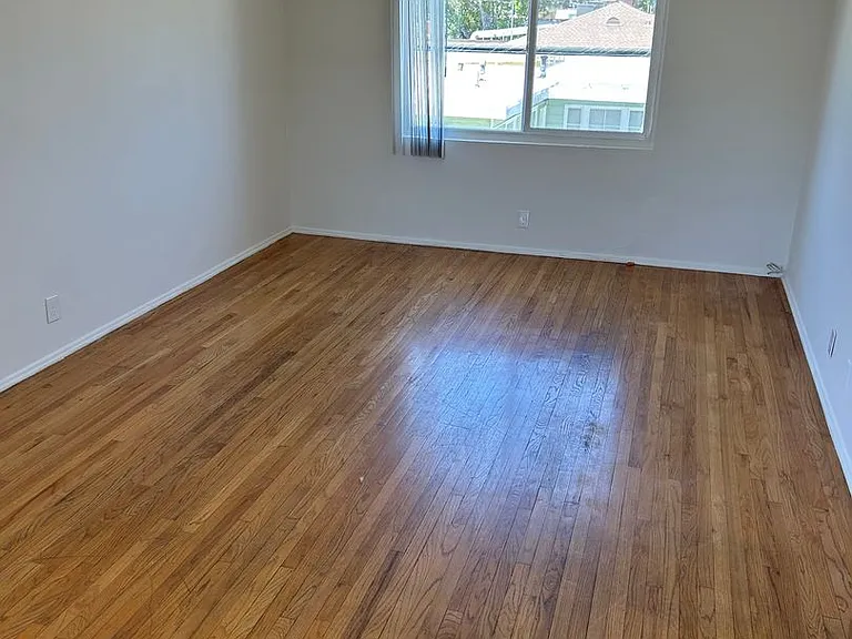 11401 Washington Pl — Photo 3