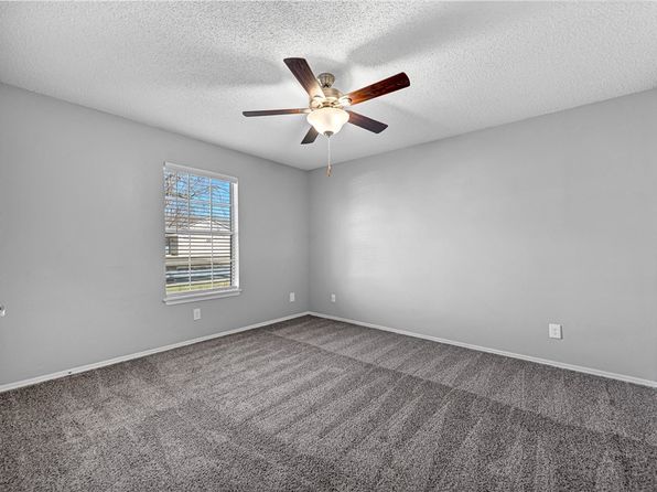 fayetteville-arkansas-448601819 picture