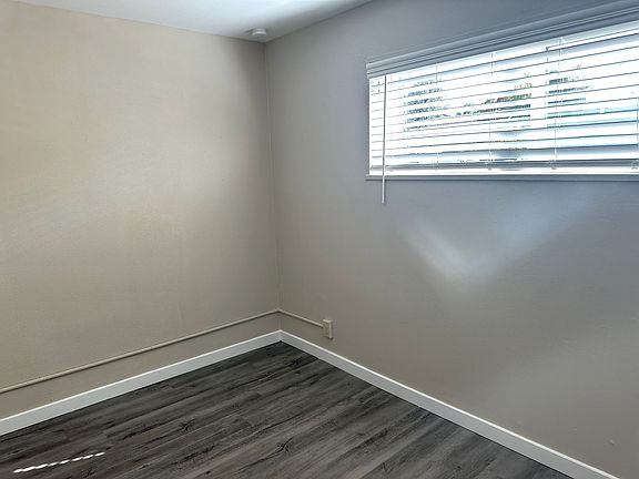 5th image of 102 W Ida Ave APT 1